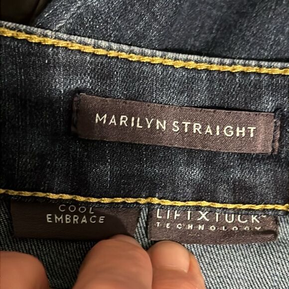 NYDJ Marilyn Straight Leg Medium Wash Blue Denim Capri Jeans‎ Size 8 - Picture 11 of 11